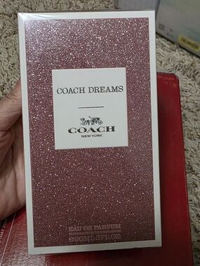 Coach Dreams Eau de Parfum - Sparkling Rose Pink Box